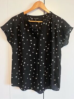 Banana Republic Black Short Sleeve top, white star print, size S. Like new!